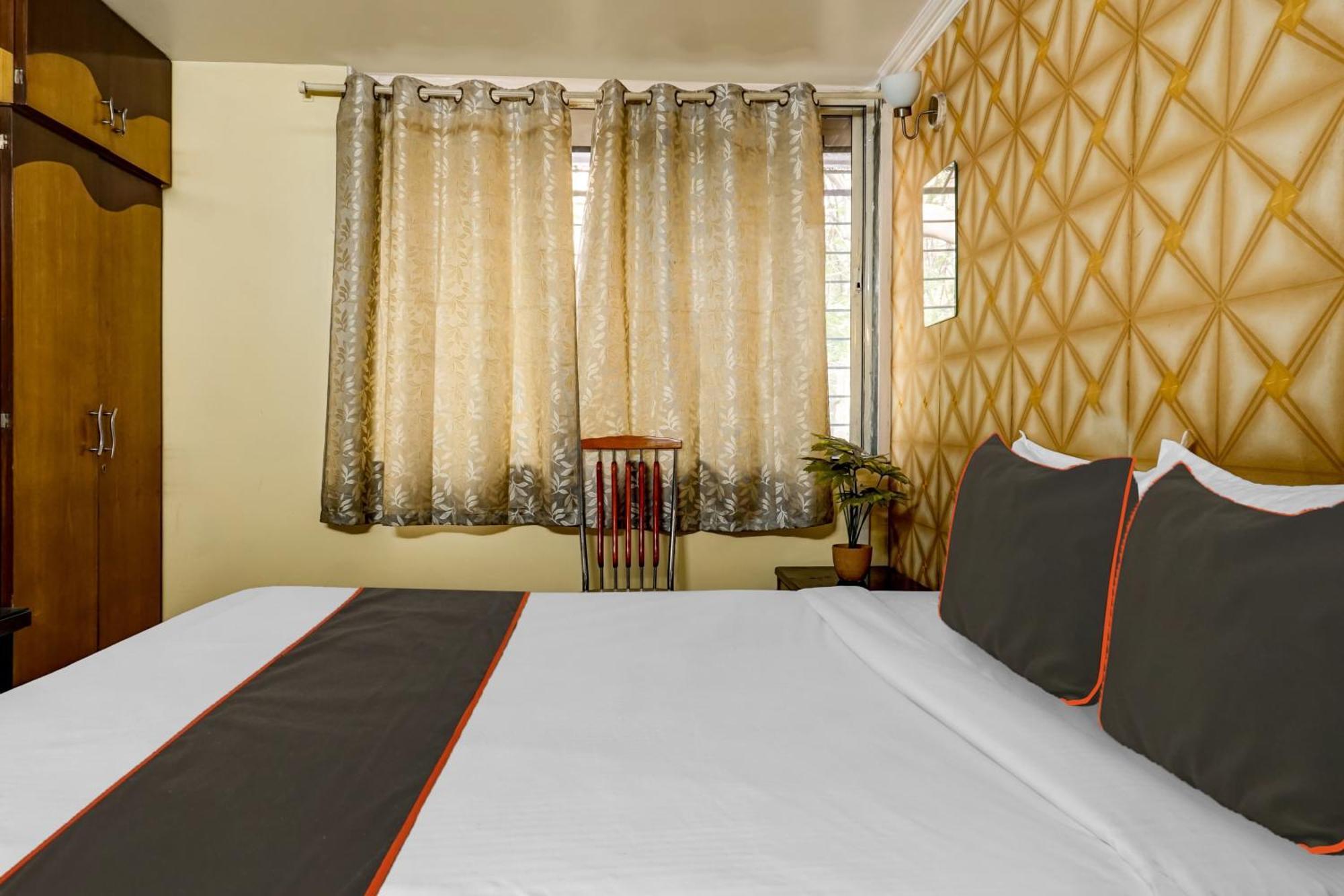 Hotel Galaxy Residency Kalyani Nagar Pune Eksteriør billede