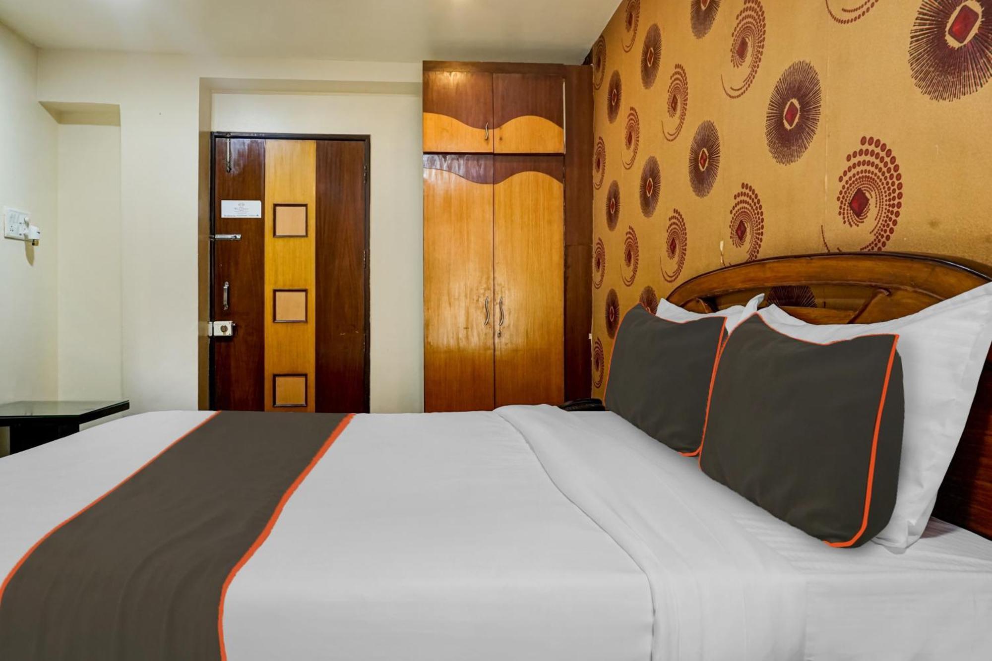 Hotel Galaxy Residency Kalyani Nagar Pune Eksteriør billede