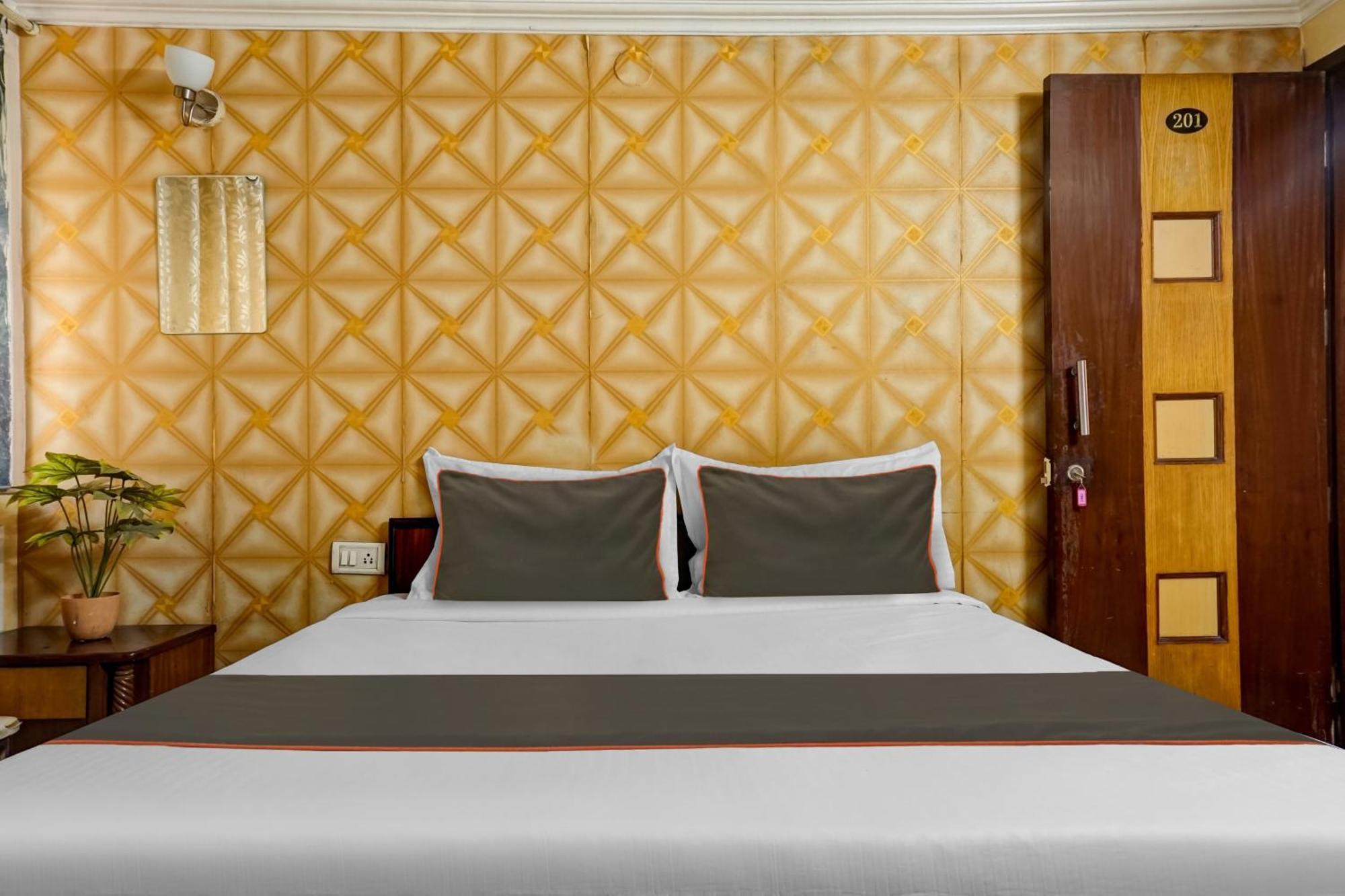 Hotel Galaxy Residency Kalyani Nagar Pune Eksteriør billede